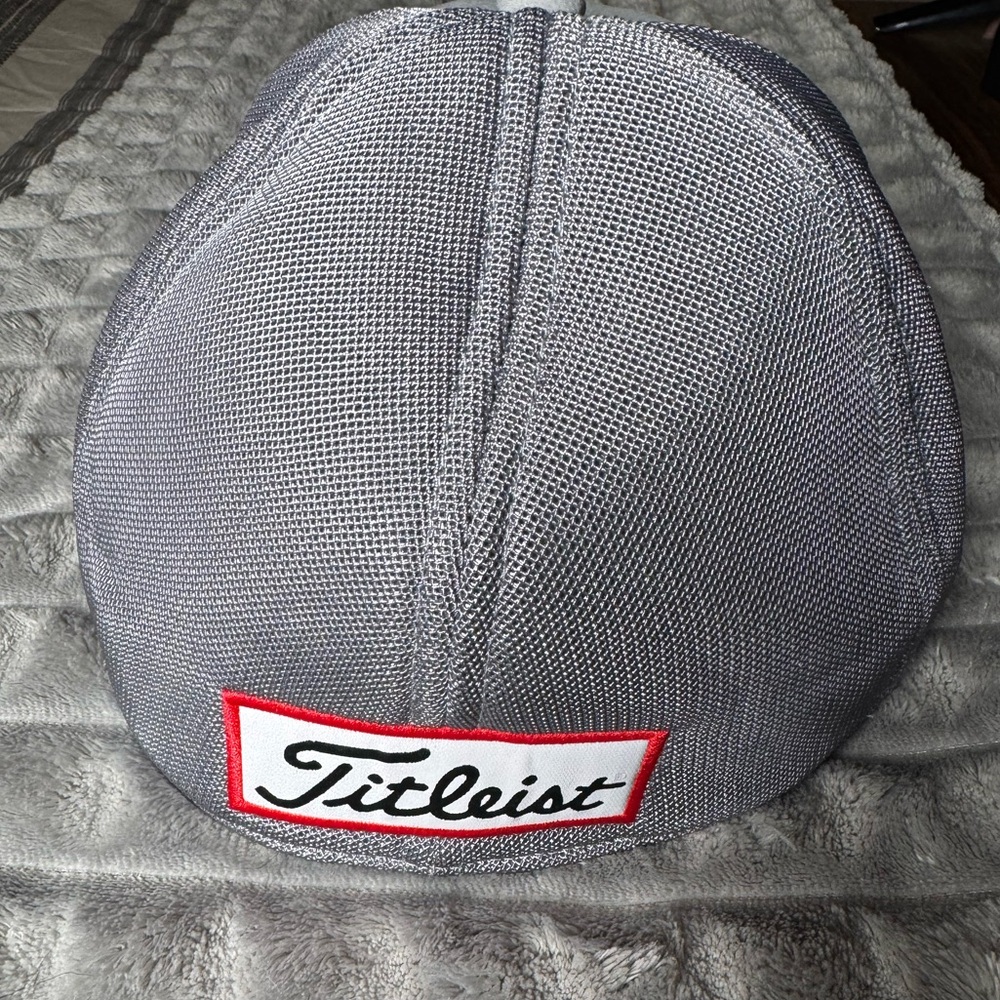 Titleist fitted L/XL Golf Hat, FJ, Pro V1 - Picture 3 of 8